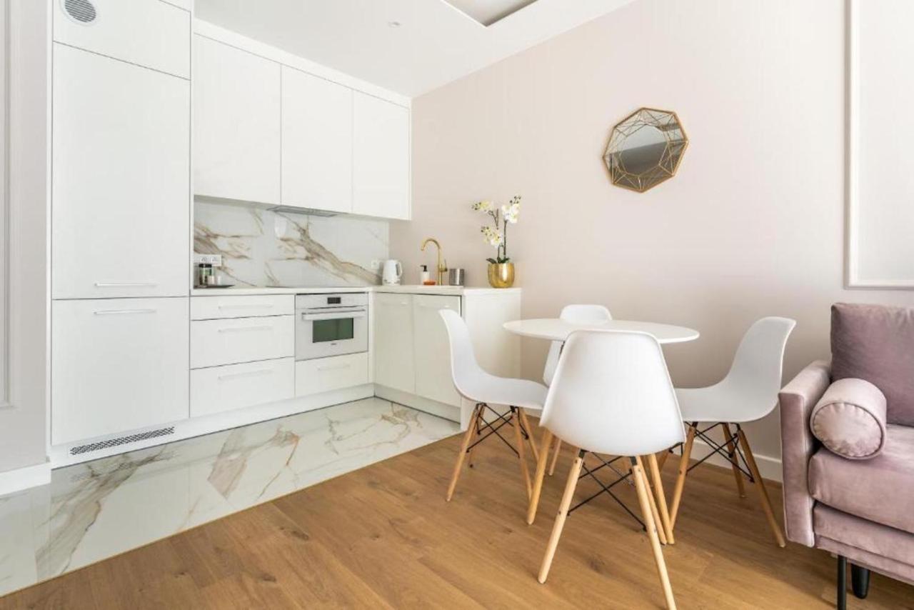 Apartament Mennica - Golden - Comfortable And Stylish * Warsaw
