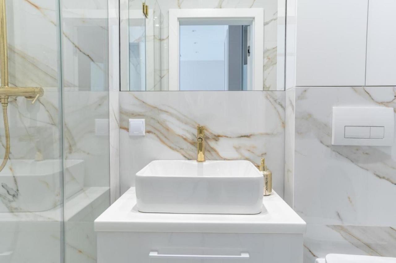 Apartment Apartament Mennica - Golden - Comfortable And Stylish