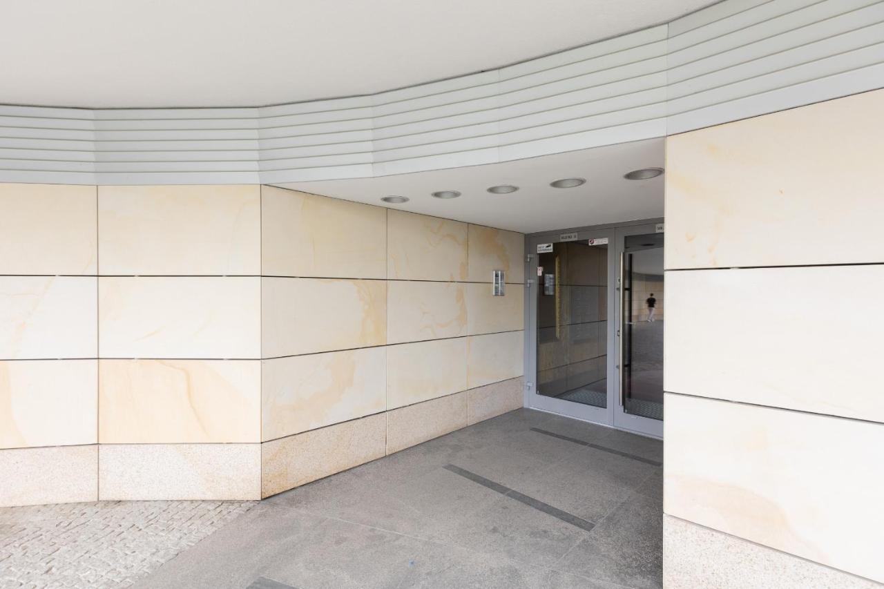 Chlodna European Square By Renters