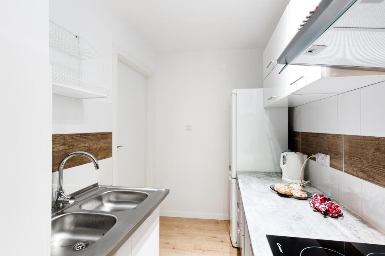 Room, Kochanowskiego 32