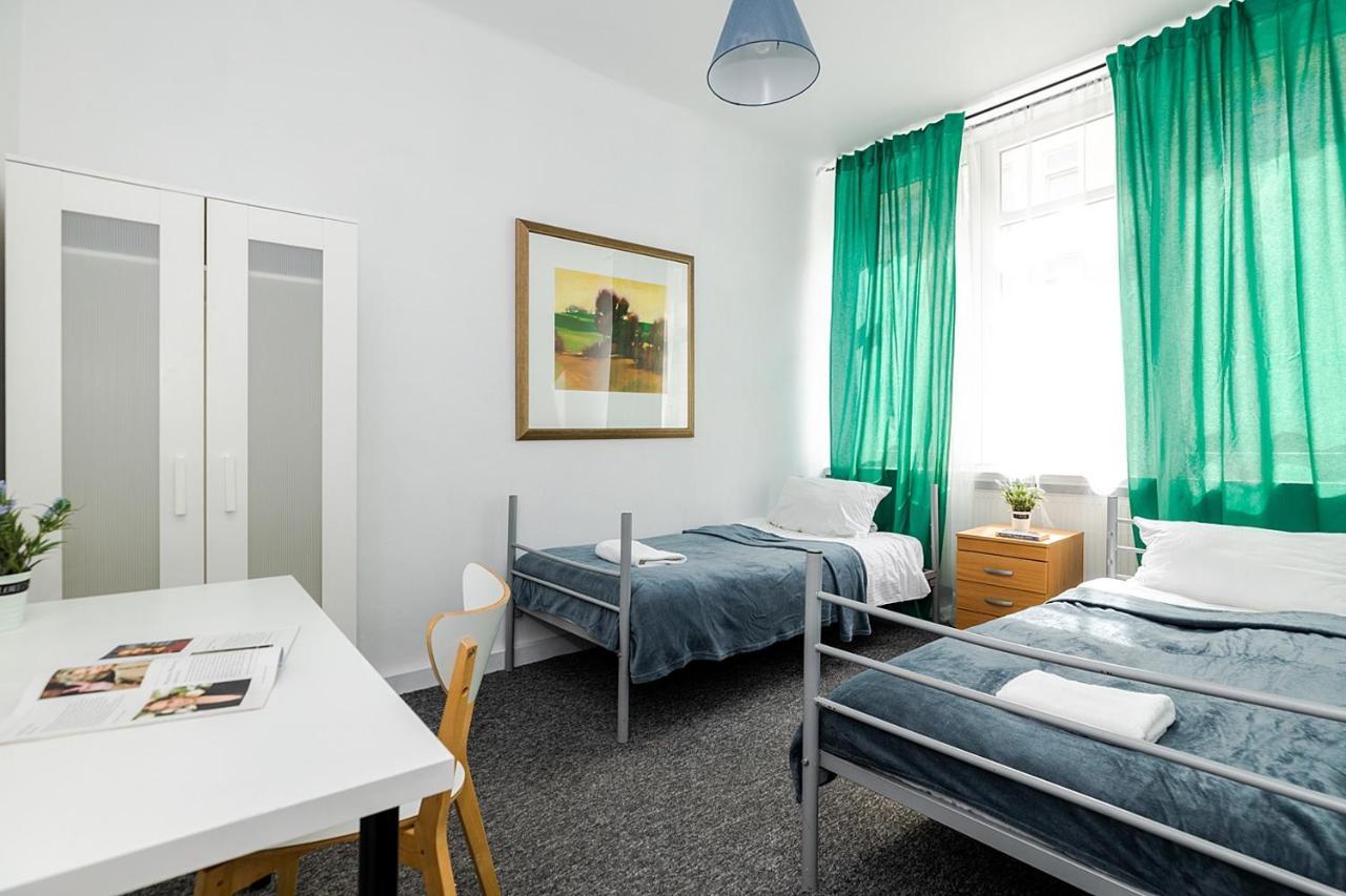 Hostel Unit In Solec50 By Metro Station Centrum Kopernika Elektrownia Powisle Stadion Narodowy Warsaw