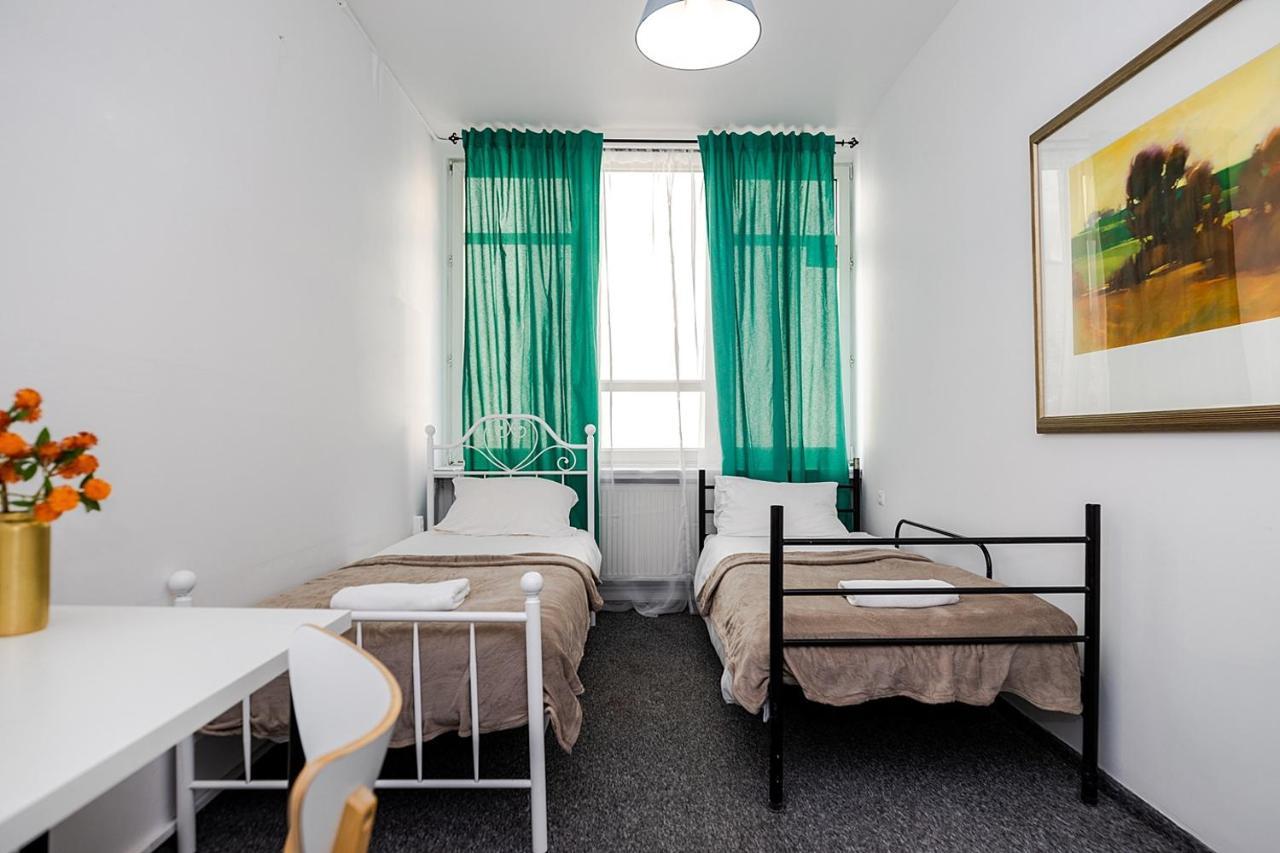 Hostel Unit In Solec50 By Metro Station Centrum Kopernika Elektrownia Powisle Stadion Narodowy Warsaw