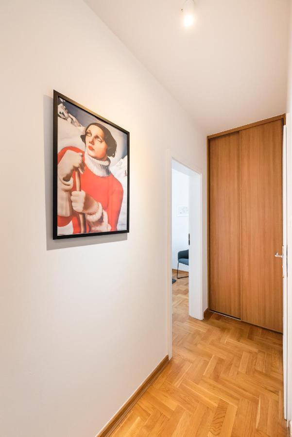 New Town Spacious Apartment Warsaw