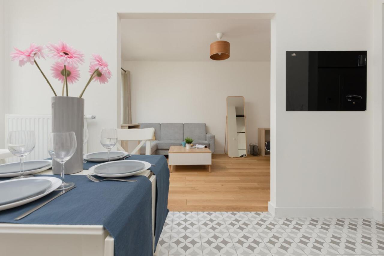 Sierakowskiego By Renters Apartment Warschau