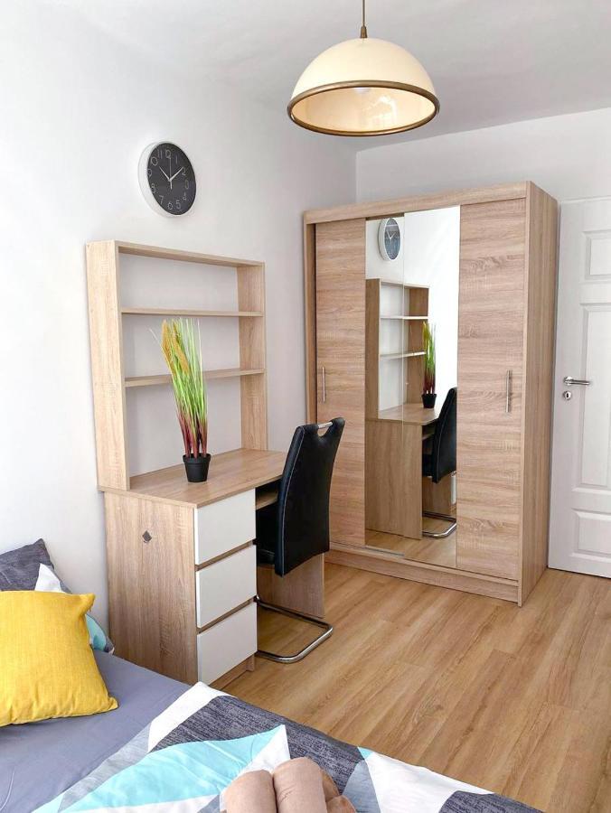 Bright №2 Grzybowska 9 Guest house *