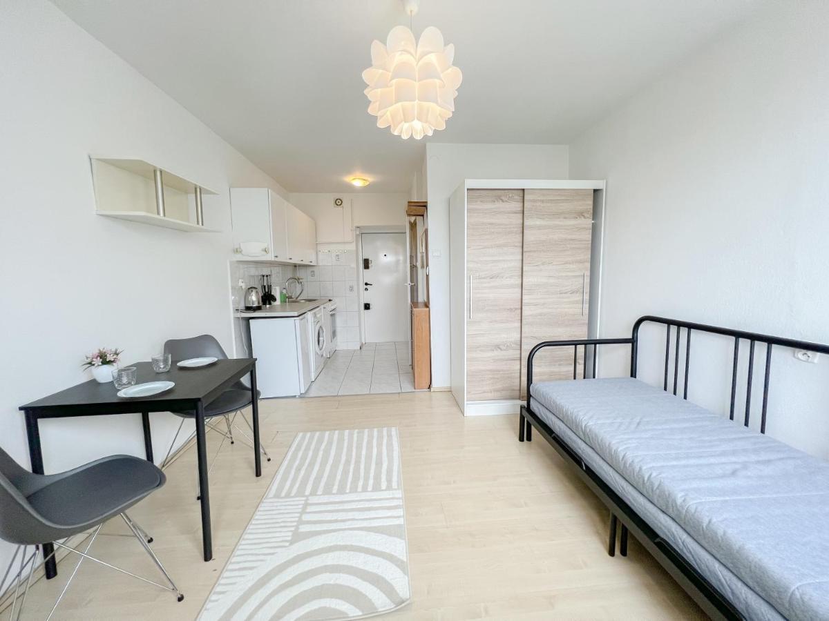 Apartament Wifi-good Localisation- Fundamentowa 49/51 M.69