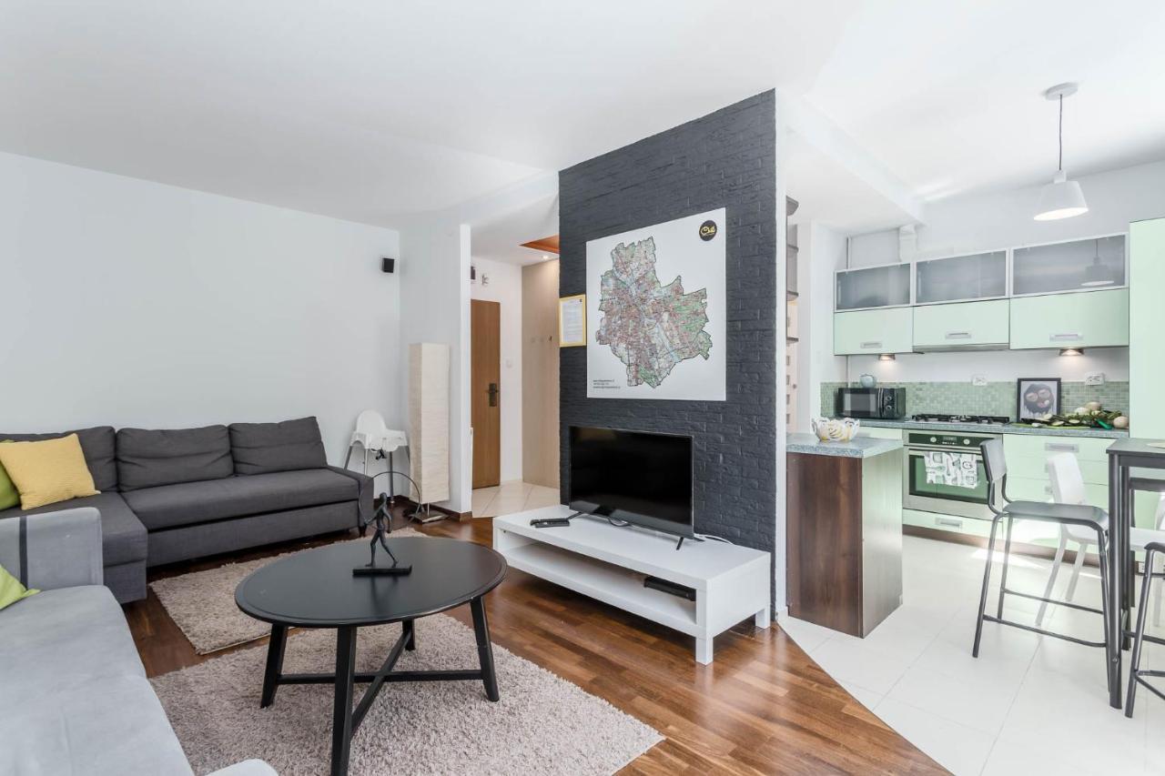 Chill Kabaty Family Apartment Warsaw