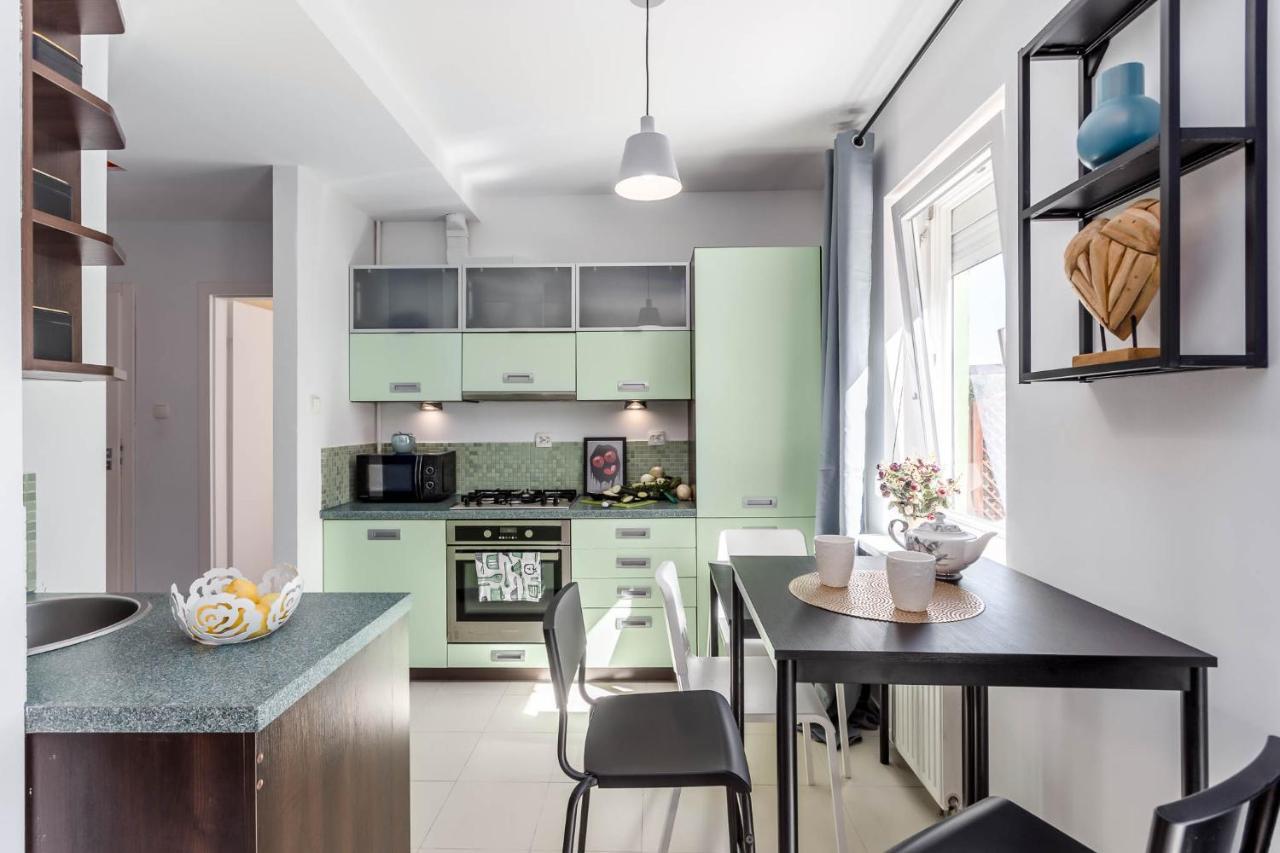 Chill Kabaty Family Apartment Warsaw
