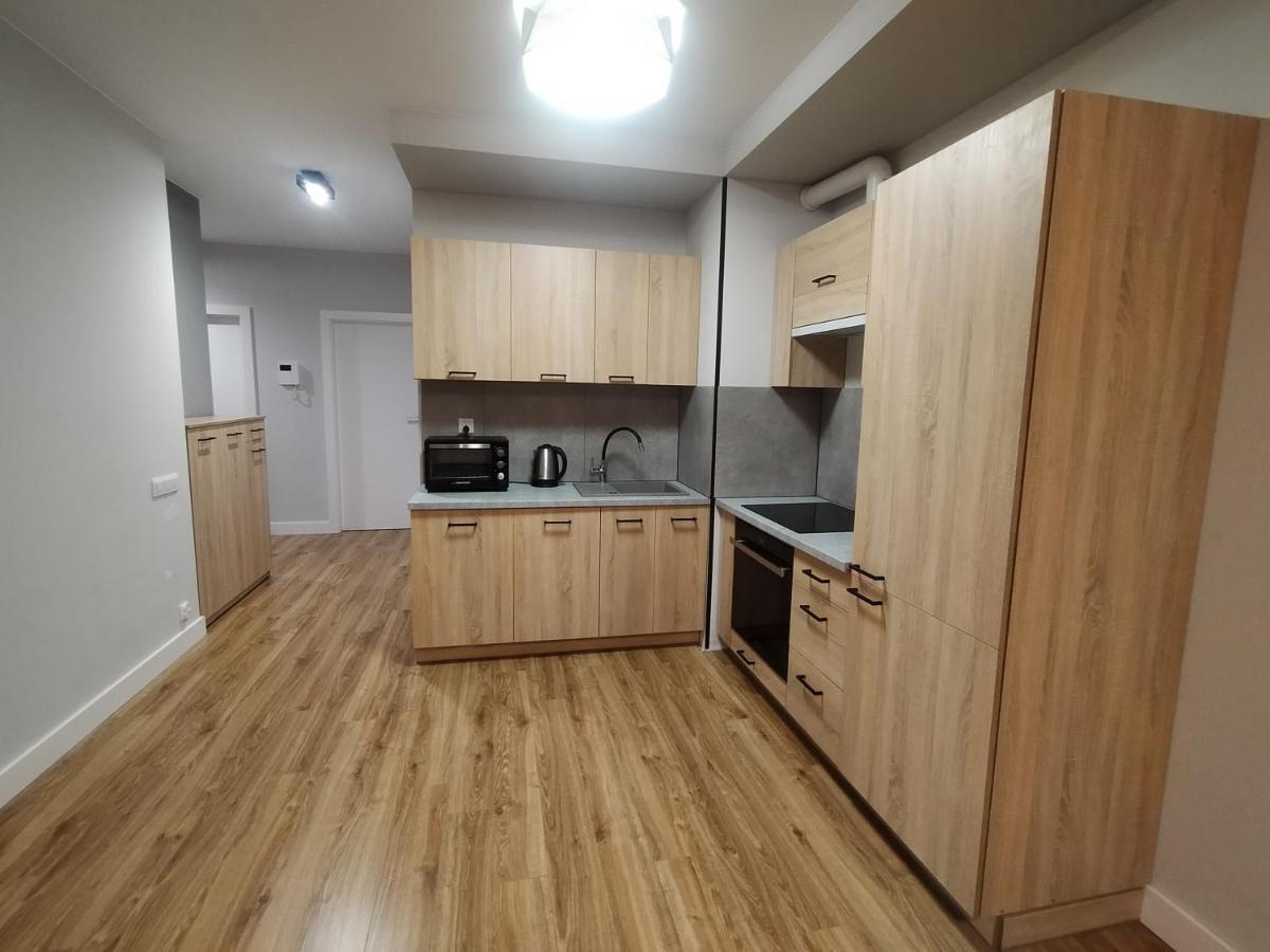Apartament Z Parkingiem, Obok Metra.