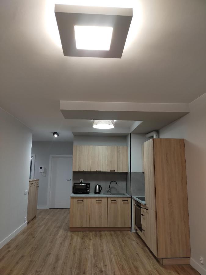 Z Parkingiem, Obok Metra. Apartment Warsaw