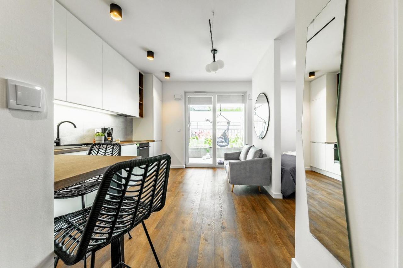 Mieszkanie Z Mini Ogrodkiem Hamak Brazylijski Apartment Warsaw