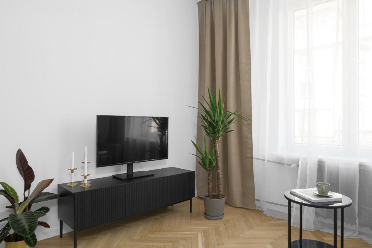 Apartment Oomph Stylish Vintage Warschau