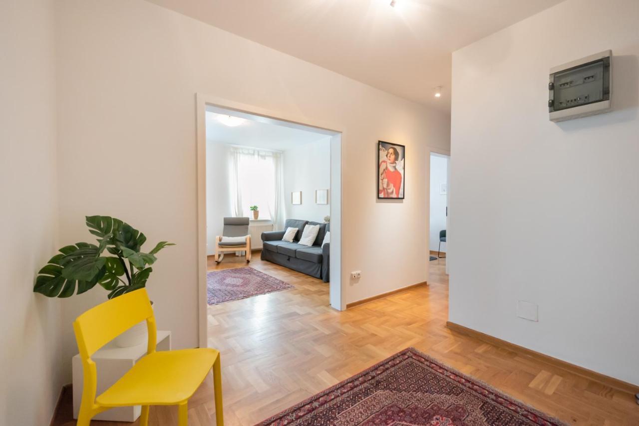 New Town Spacious Apartment Warsaw