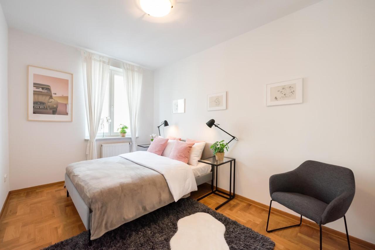 New Town Spacious Apartment Warsaw