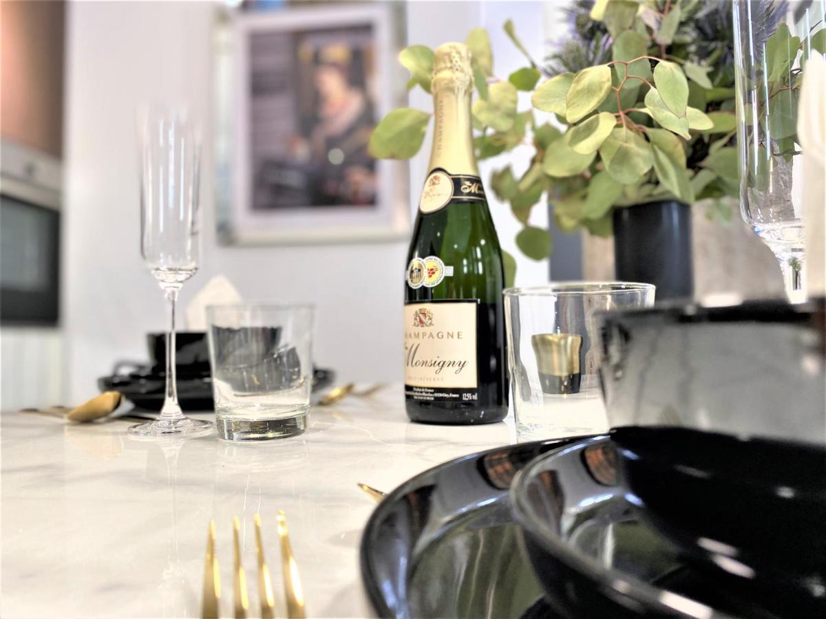Apartment Design+luxus Im Zentrum! +netflix Warschau