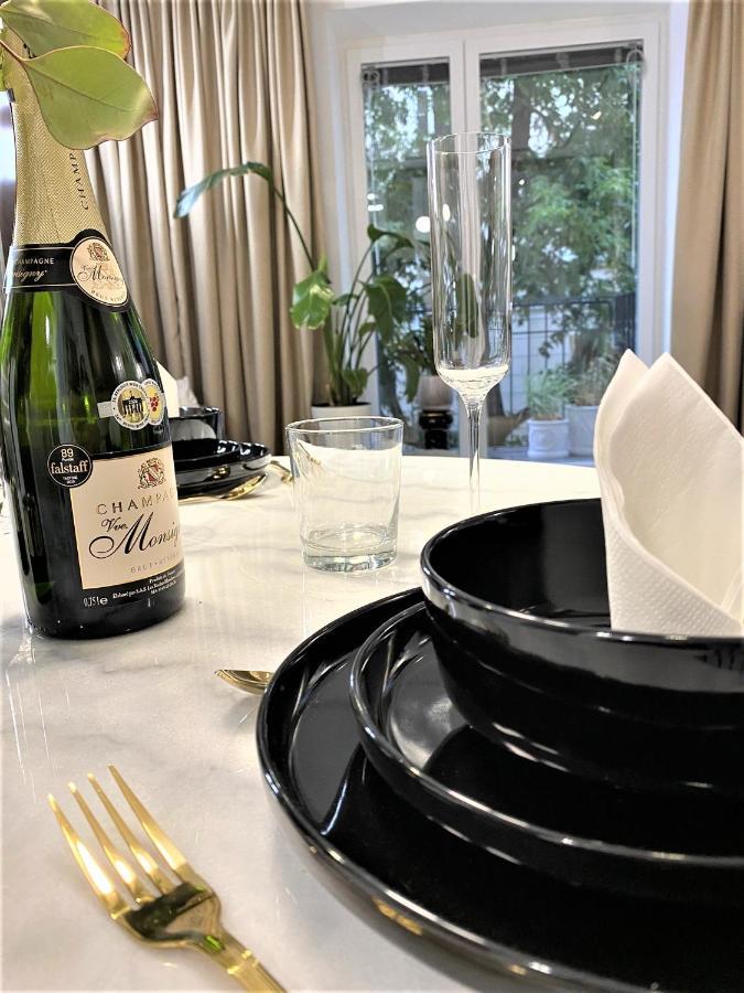 Design+luxus Im Zentrum! +netflix Apartment Warschau