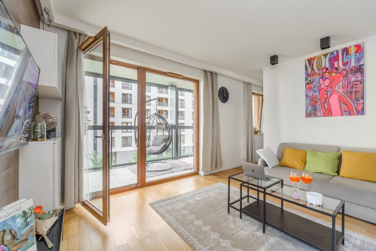 Apartamento Modern With Access To The Pool Near Rondo Daszynskiego Station Varsóvia