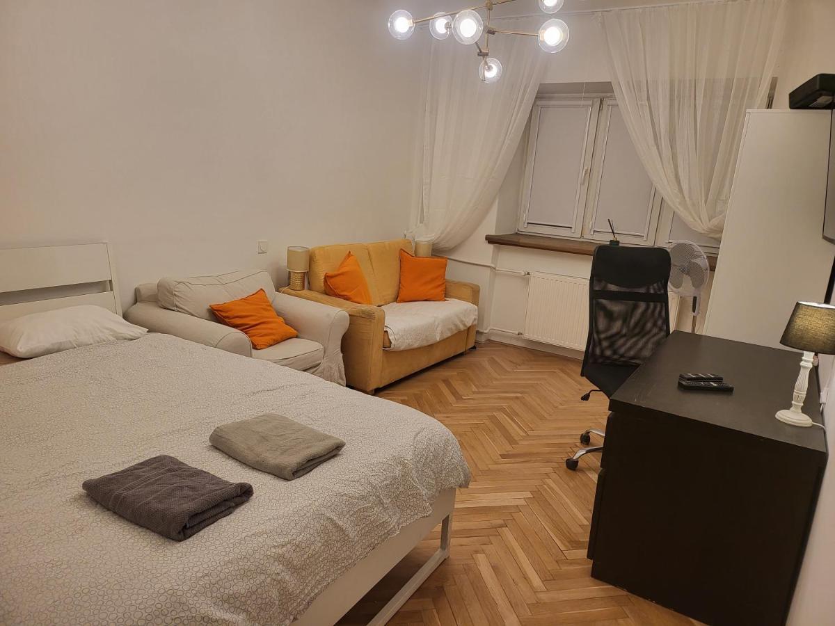 Studio Zelazna - Near Old Town Apartment Warsaw