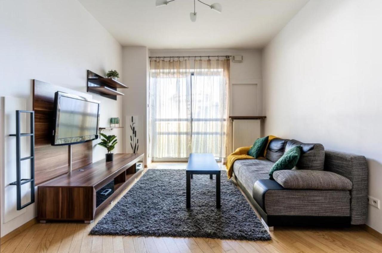 Platinum Tower - Center - Golden Apartment *