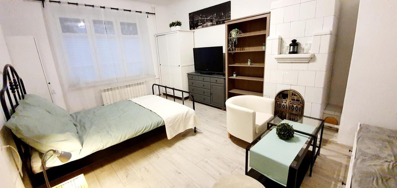 Apartment Separated Kitchen, Fast Internet Aleja 3 Maja 2m80 *