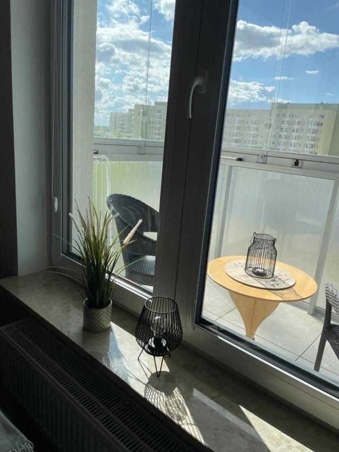 Metro Sluzew Apartment