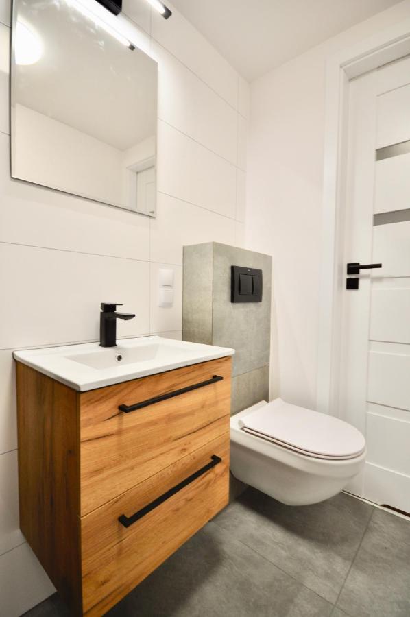 2 Min To Subway, Good Localisation, Batorego 16 A6 Apartment Warsaw