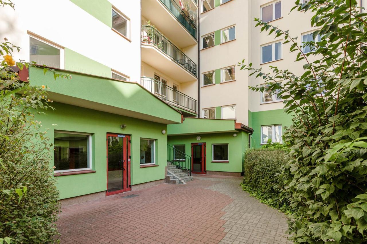 Chill Kabaty Family Apartment Warsaw
