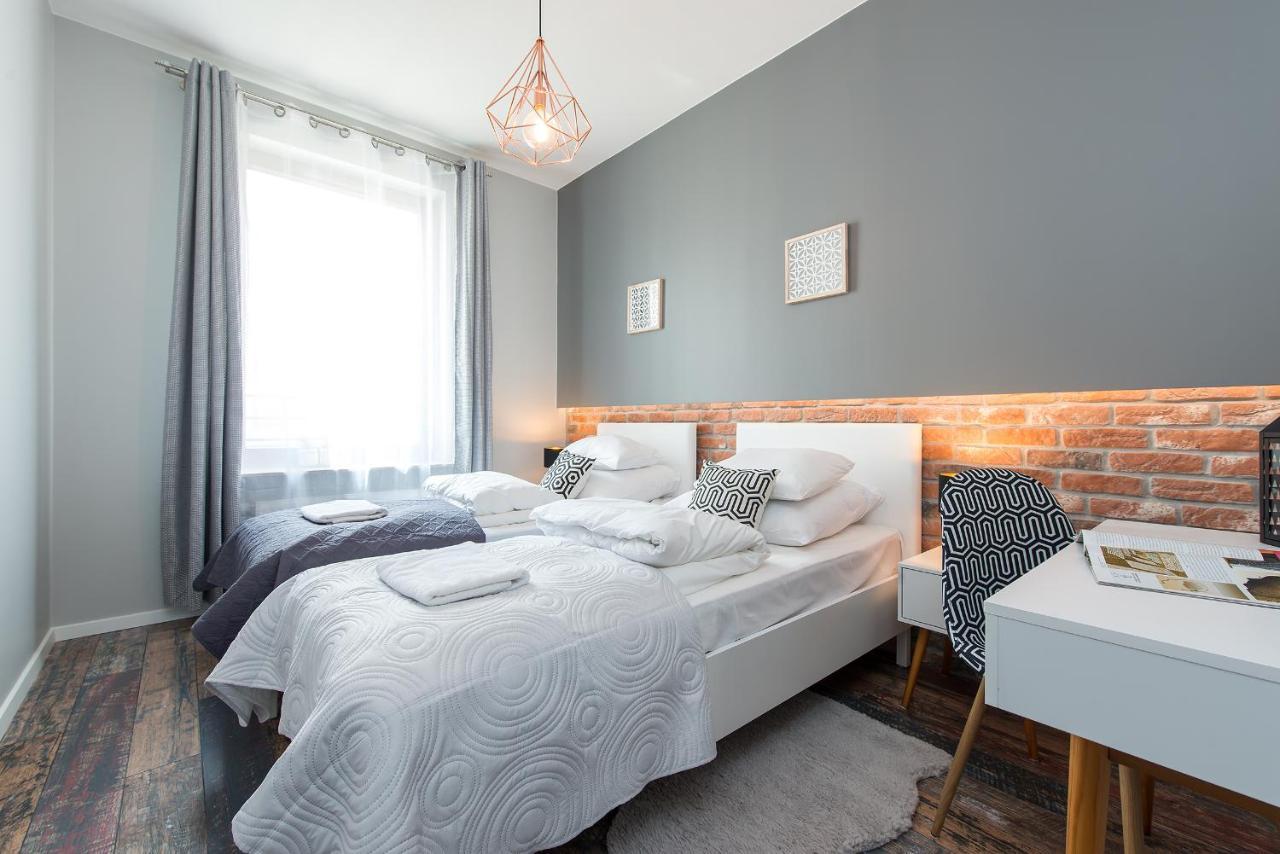 Close To Chopin Airport, Free Parking Apartment