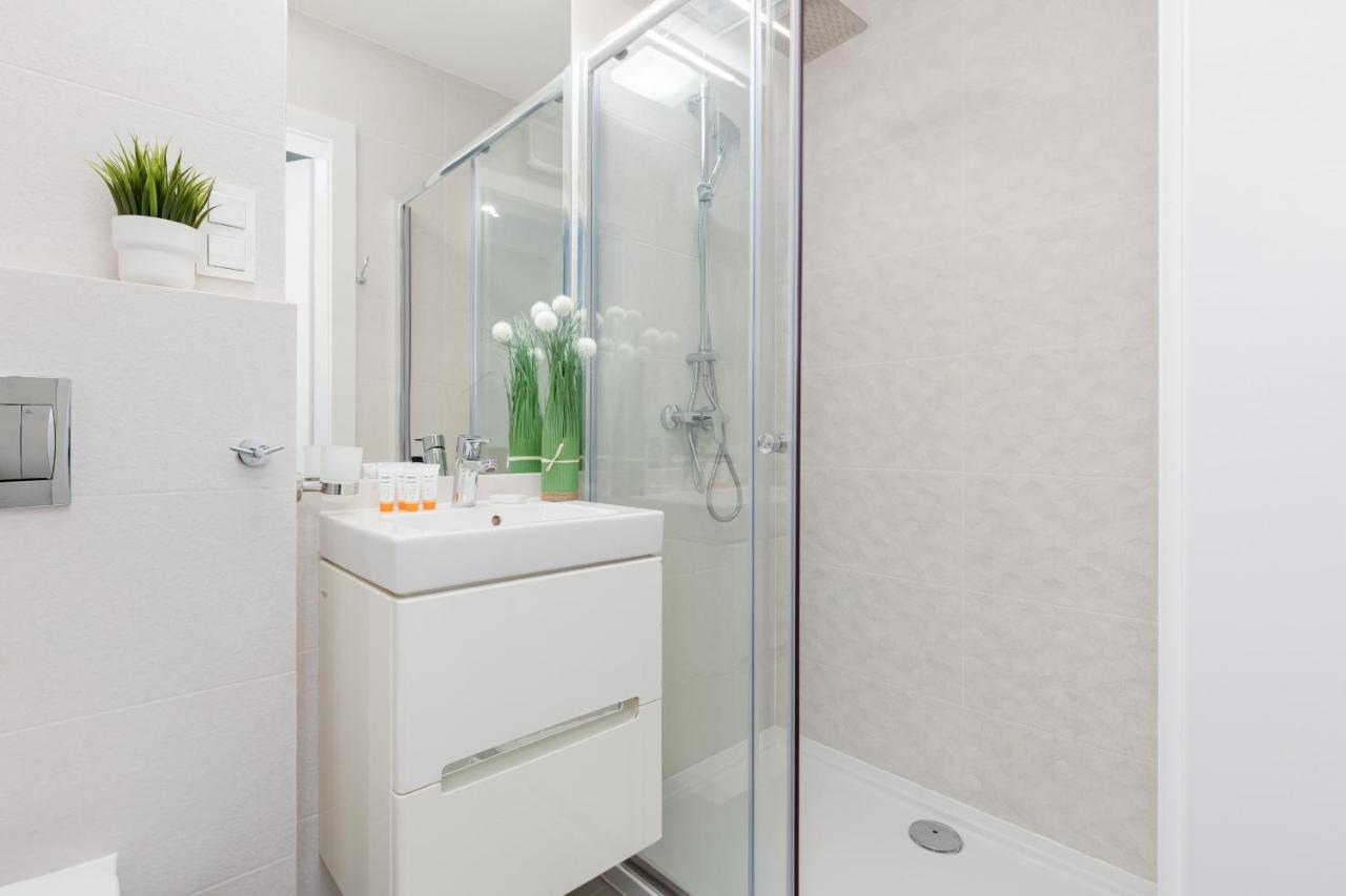 Studio With Balcony Kokoryczki By Renters Apartamento *
