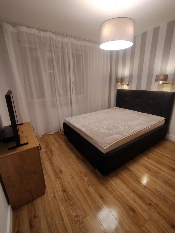 Apartment Z Parkingiem, Obok Metra. *