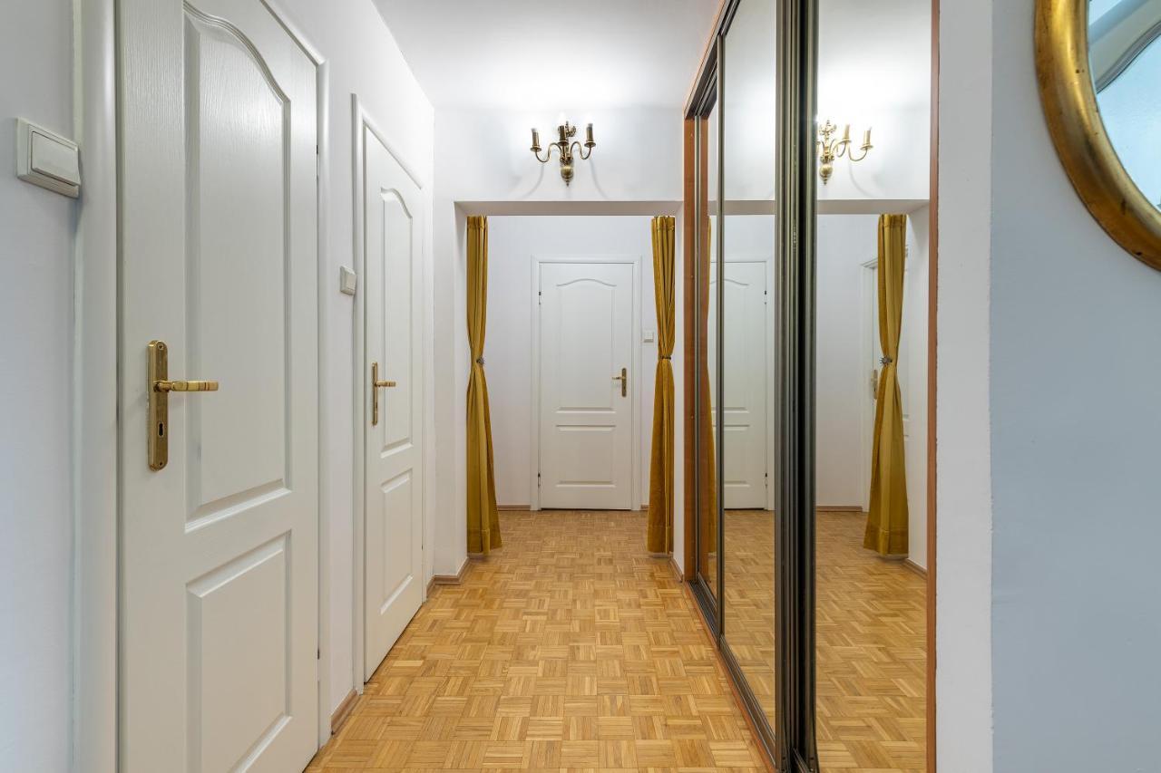 Apartment P&o Marconich 1 Wilanow