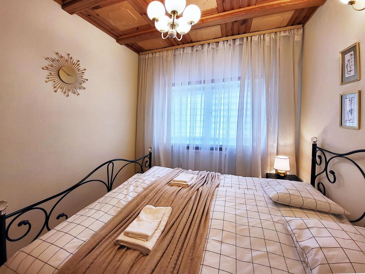 Husarska 60 Bed & Breakfast Warsaw