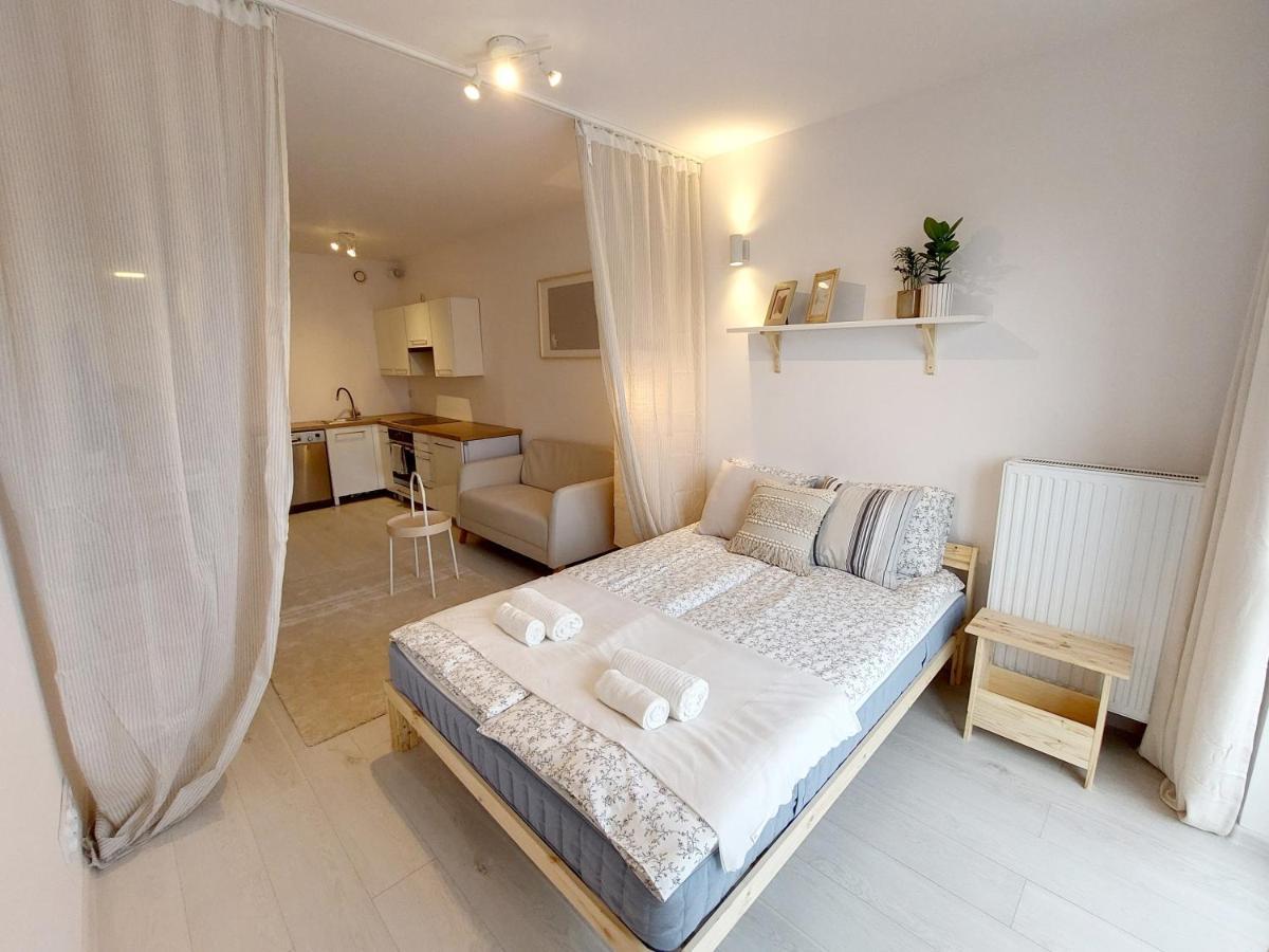 Apartamento Inside Pola Karolinskie