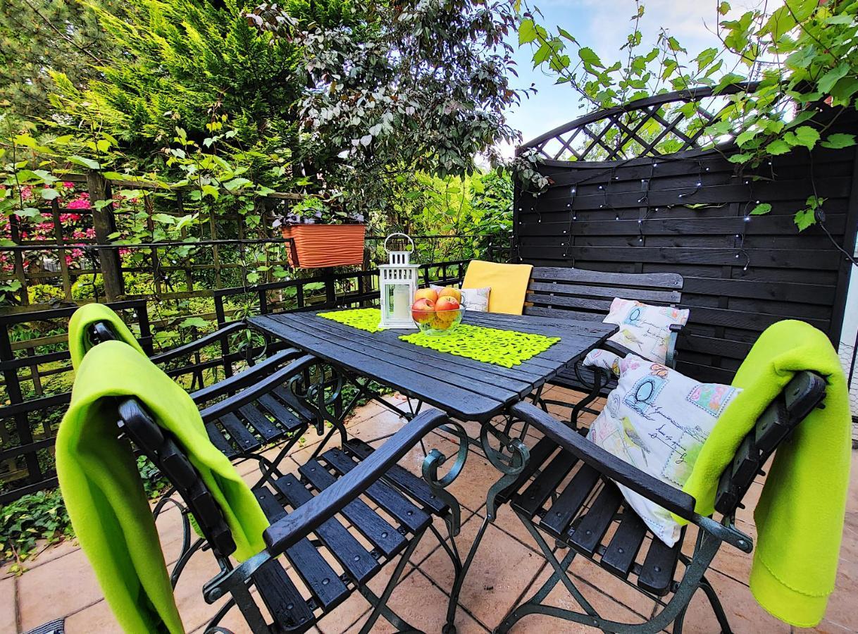 Husarska 60 Bed & Breakfast *