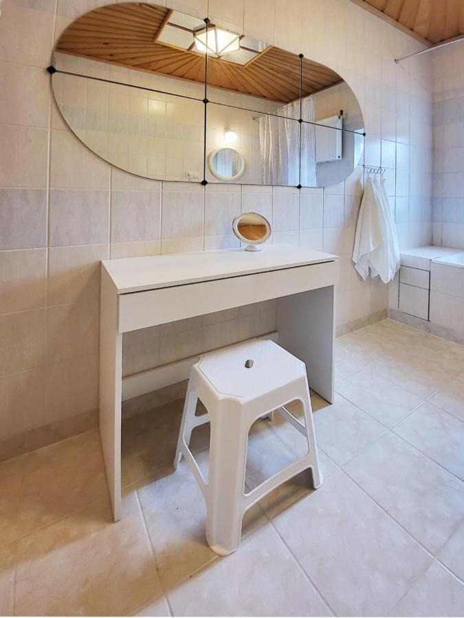 Bed & Breakfast Husarska 60