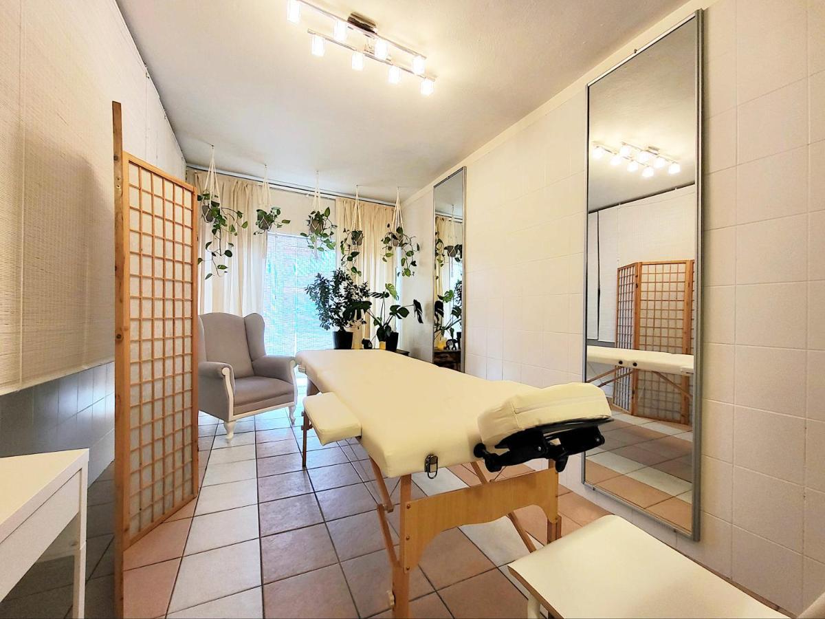 Bed & Breakfast Husarska 60