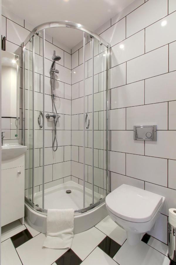 Bed & Breakfast Mg Unit Nocleg -5 Warsaw