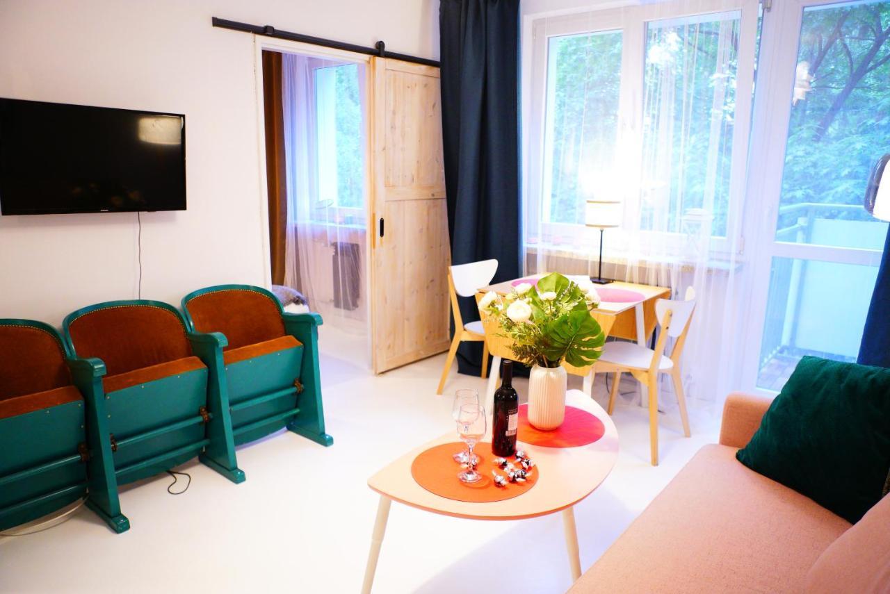 Apartment Cinema