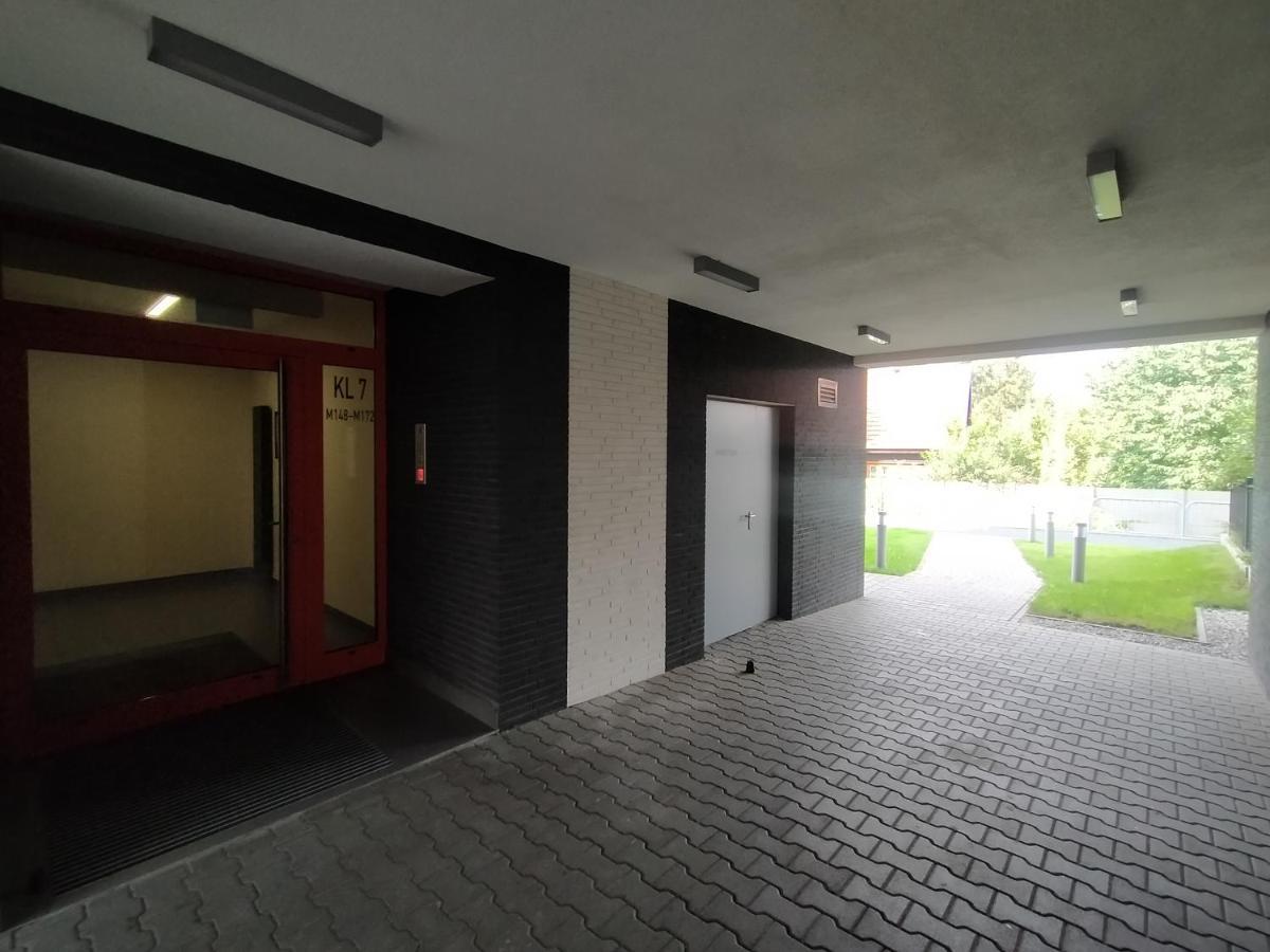 Z Parkingiem, Obok Metra. Apartment Warsaw
