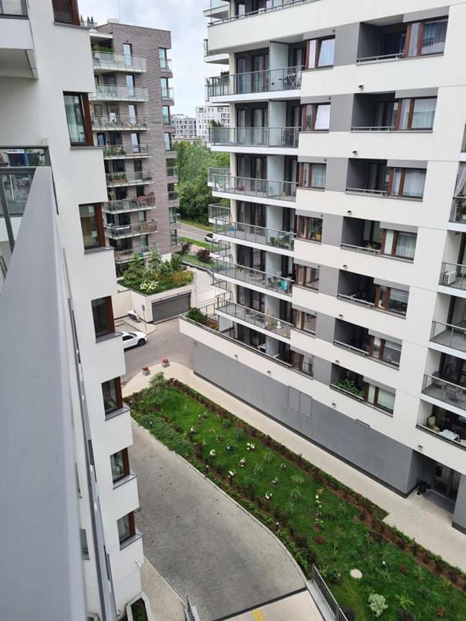 Căn hộ 2 Bedroom Balcony Ac Arkadia Shopping Mall *