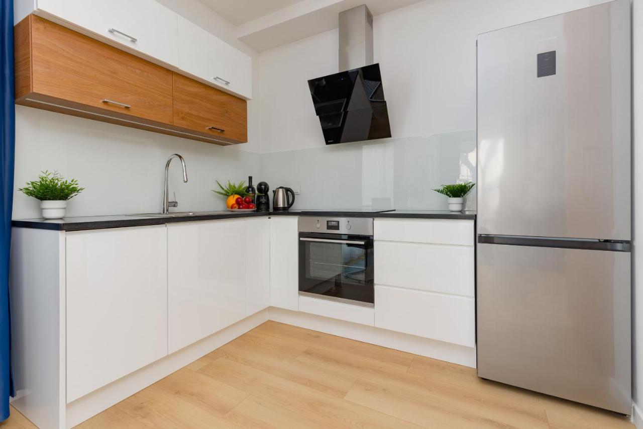 Apartment Srodmiescie Bonifraterska By Renters Warsaw