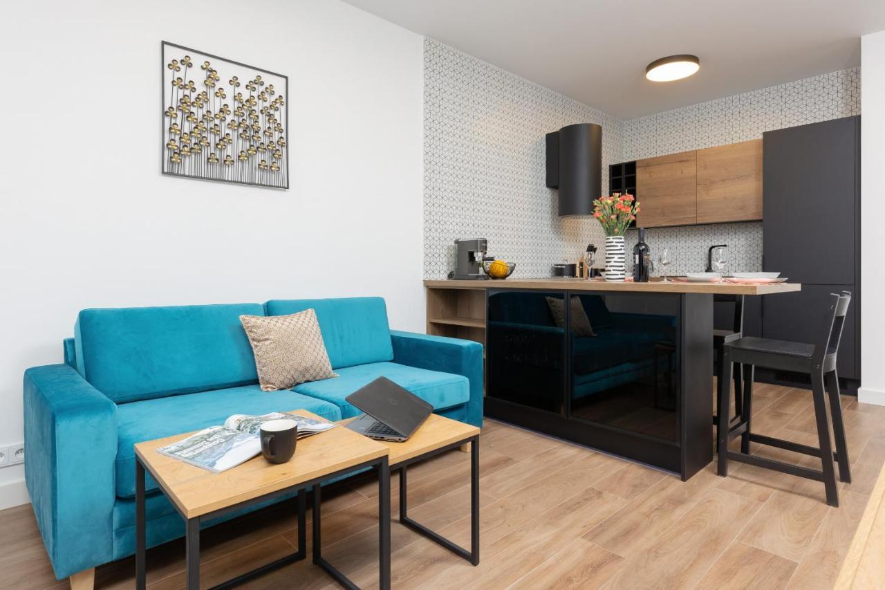 Srodmiescie Muranow With Parking By Renters