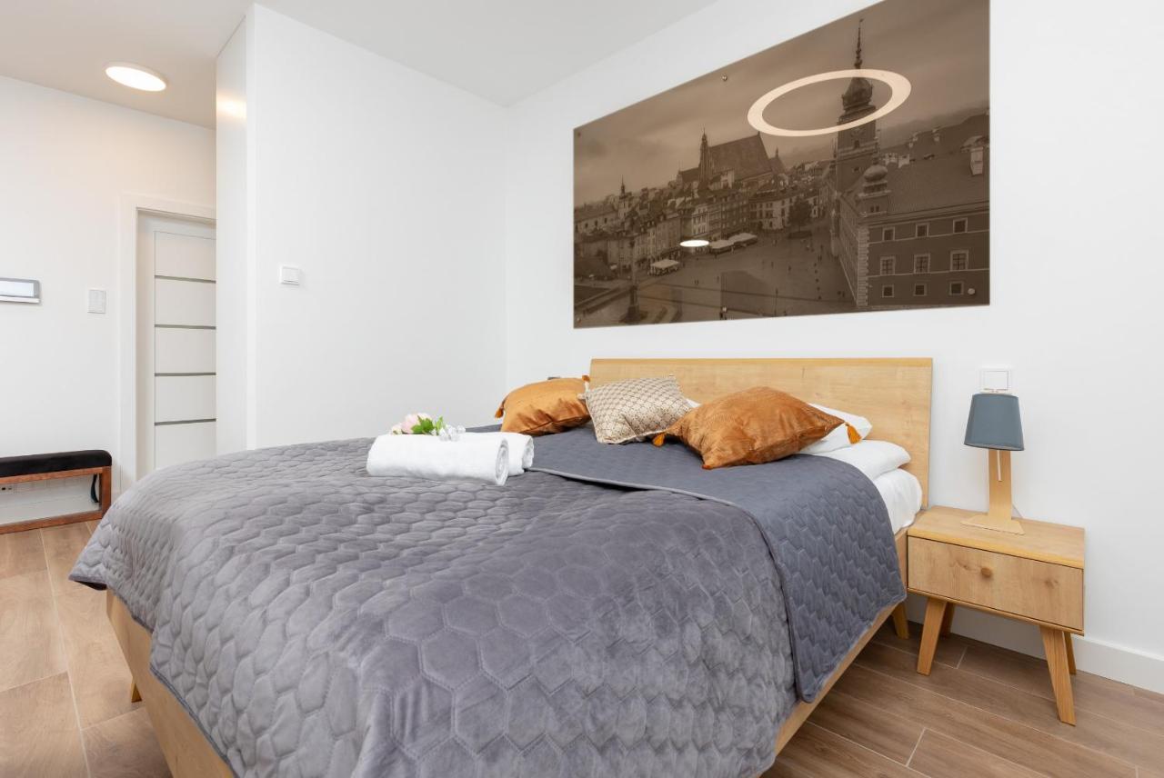 Apartment Srodmiescie Muranow With Parking By Renters *