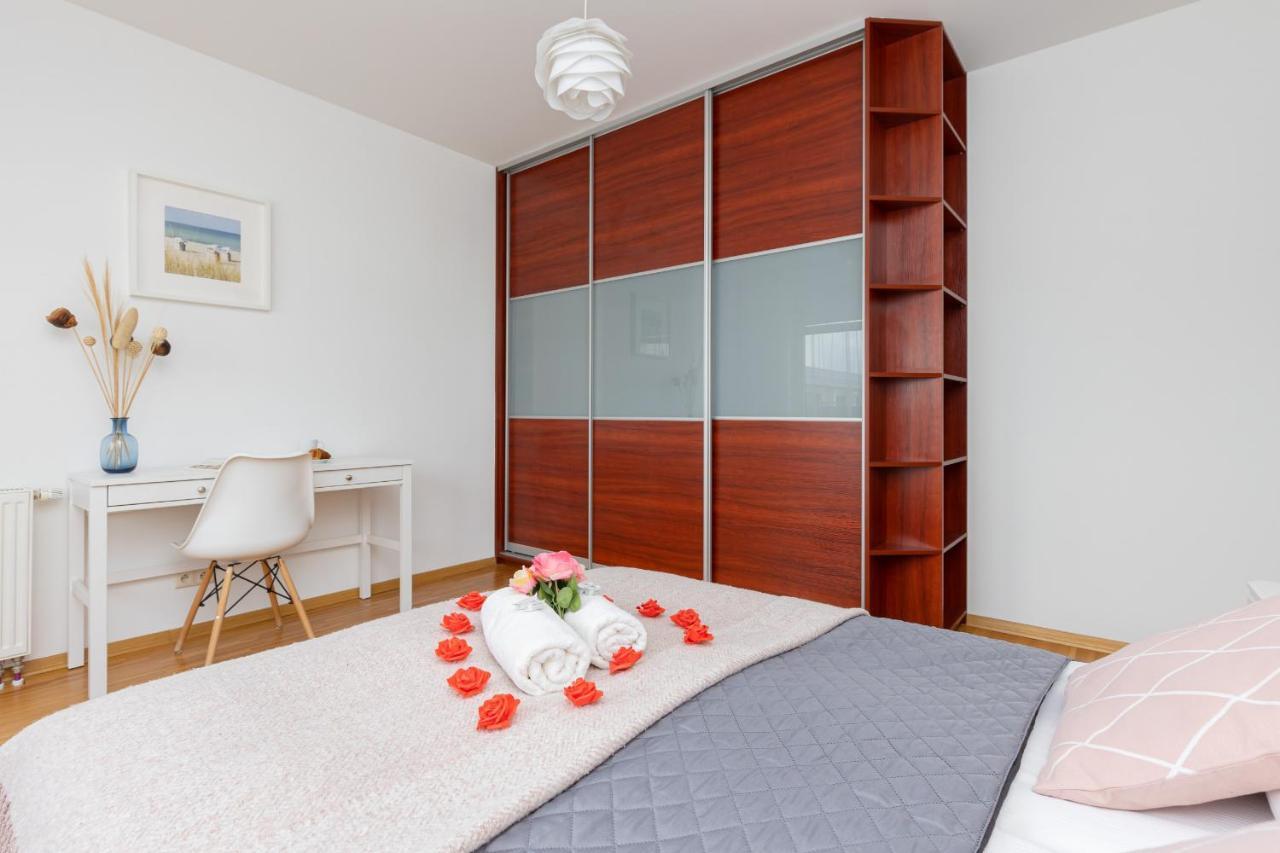 Spacious Palac Jana Iii Wilanow By Renters Apartment Warsaw