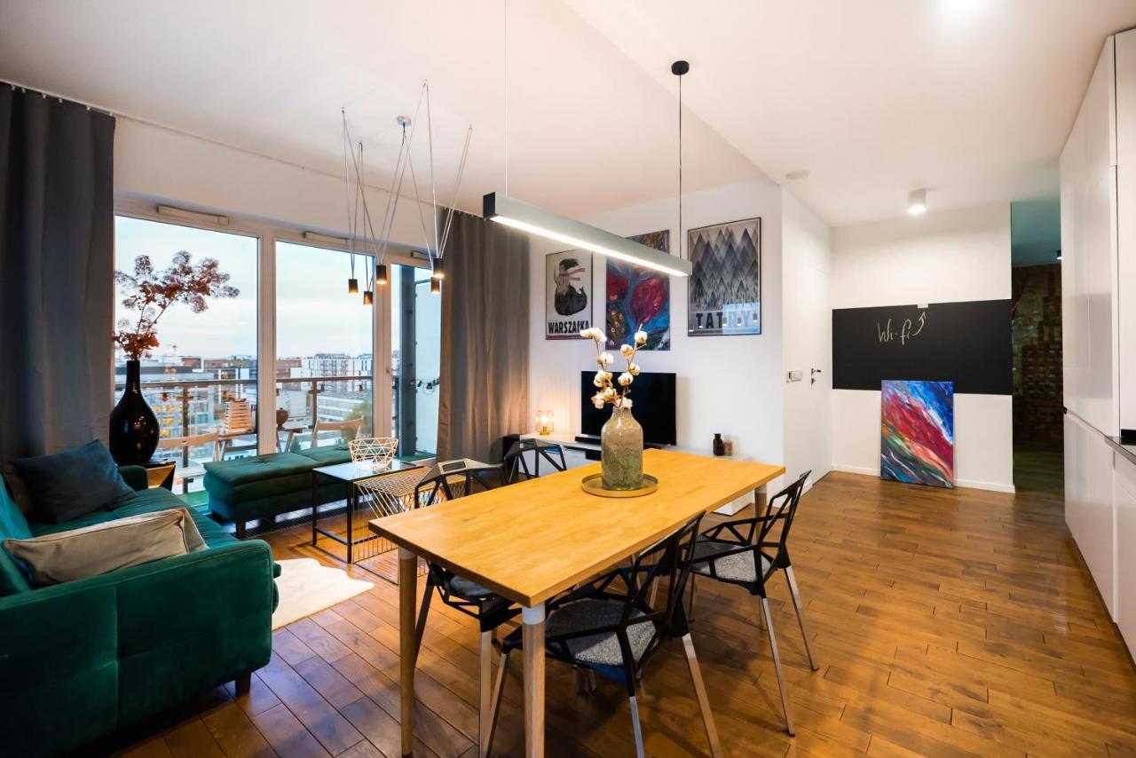 Apartment Qbik Artistic Cityscape
