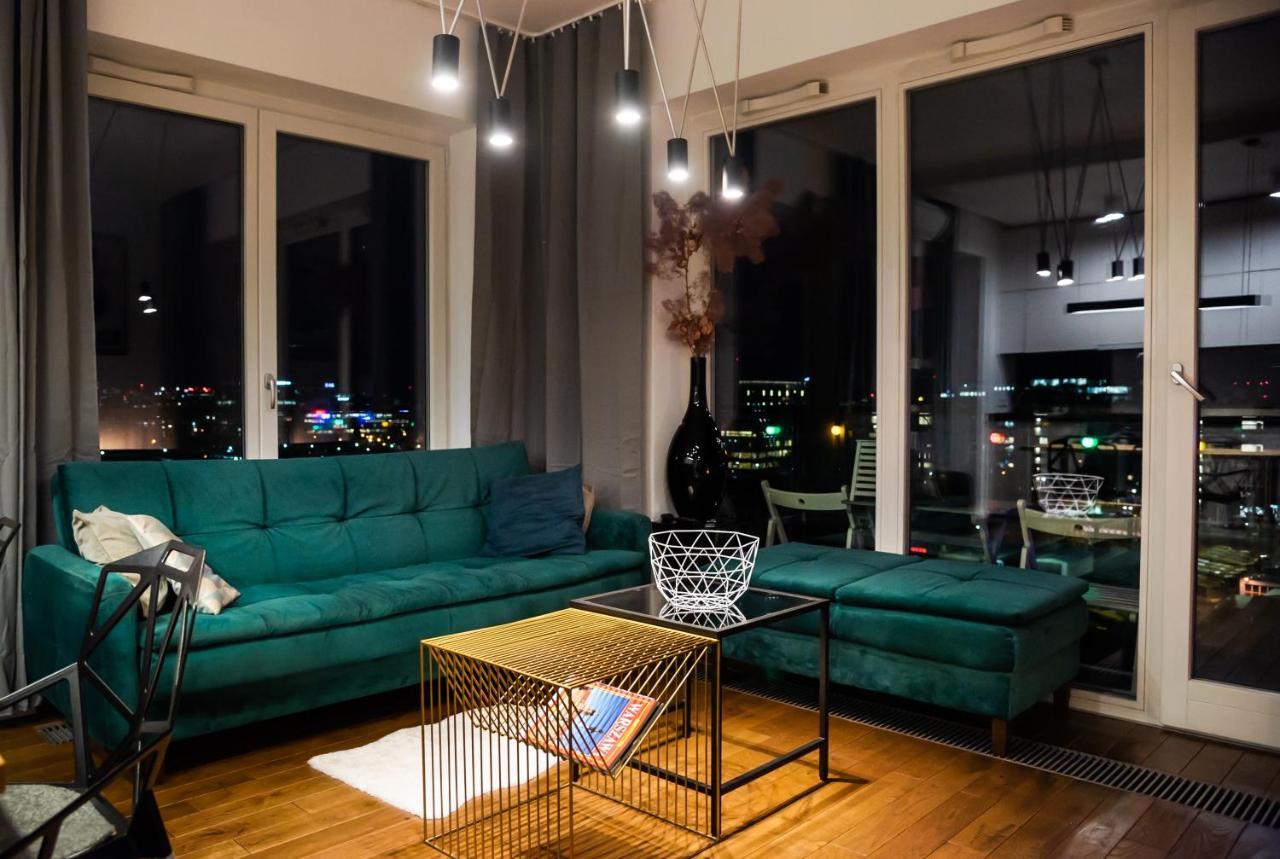Apartment Qbik Artistic Cityscape