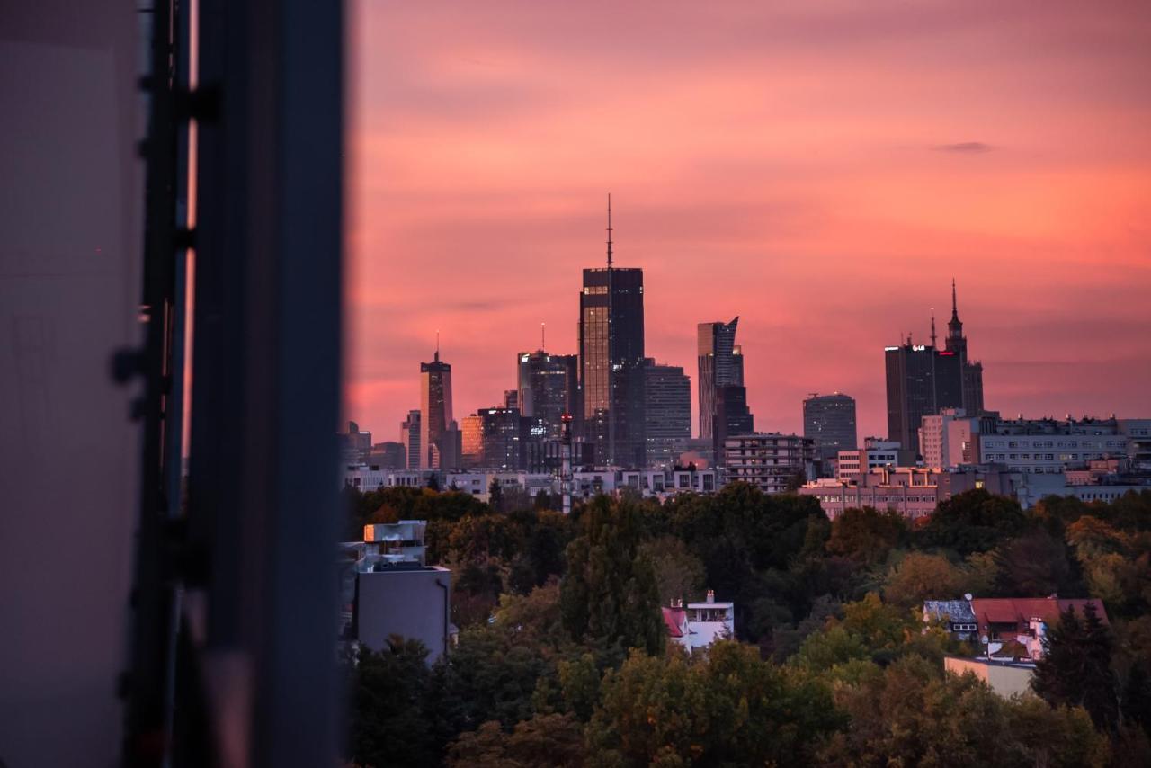 Qbik Artistic Cityscape Apartment Warsaw