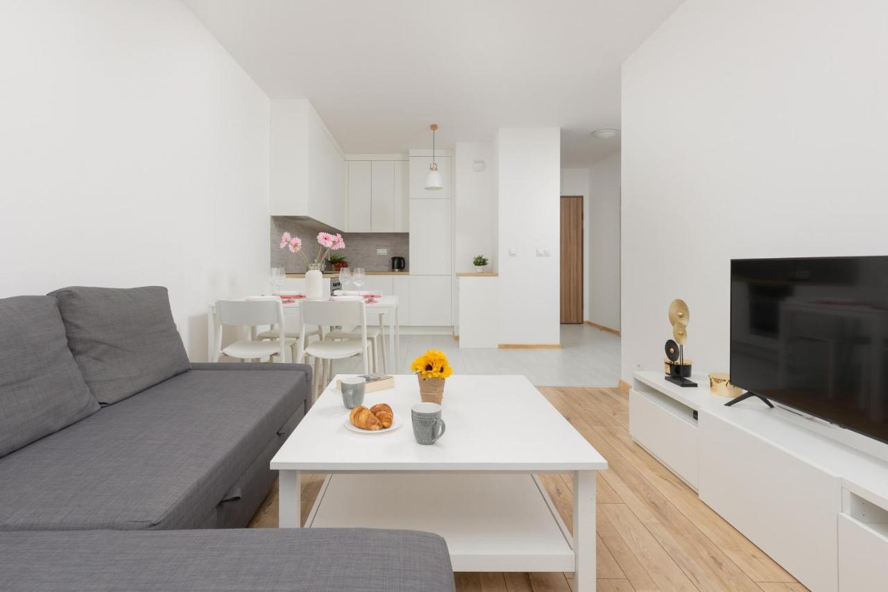 Apartment Ulrychow With Parking By Renters *