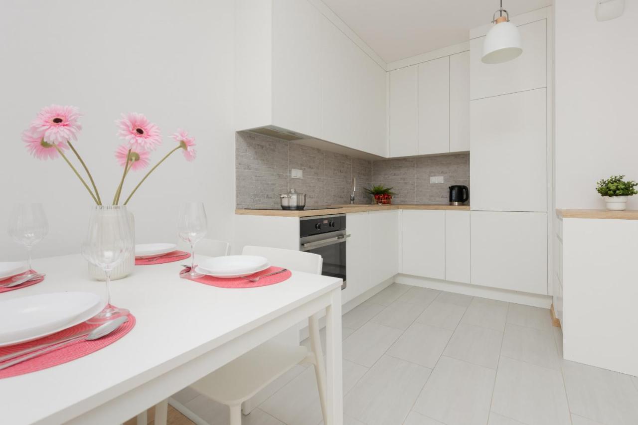 Ulrychow With Parking By Renters Apartment Warsaw