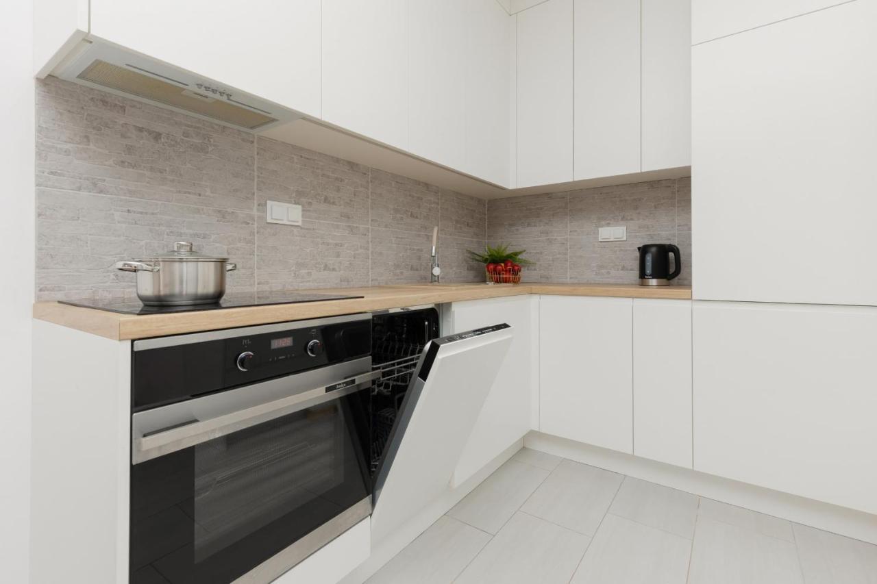 Ulrychow With Parking By Renters Apartment Warsaw